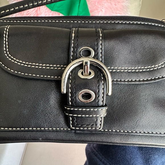 Authentic Coach Leather Wristlet - Picture 14 of 16